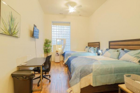 Modern Wicker Park Studio Close to Shops & Dining